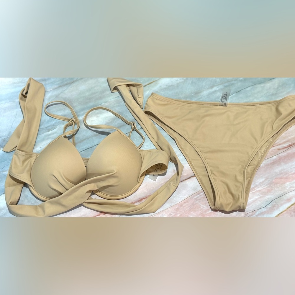 SHEIN bikini, sz medium, EUC, measurements in photos